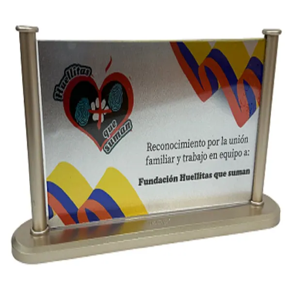 Placa de reconocimiento aluminio dorada