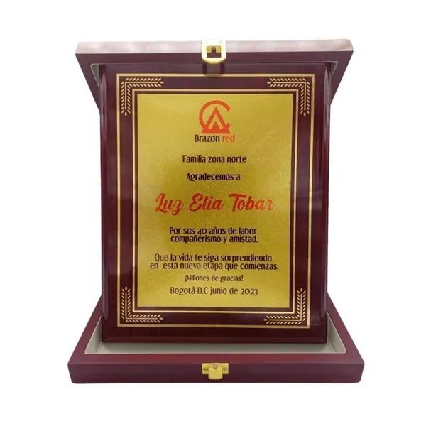 Placa de Reconocimiento en Madera bordes con Caja 20x25cm