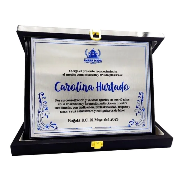 Placa de Reconocimiento en Madera Negra con Caja 20x25cm