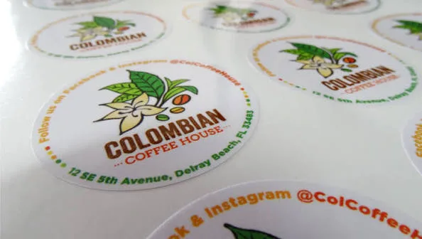 Stickers de marca impresos a todo color